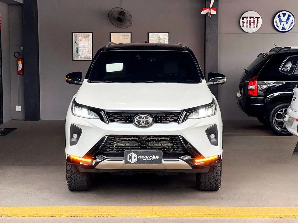TOYOTA HILUX SW4