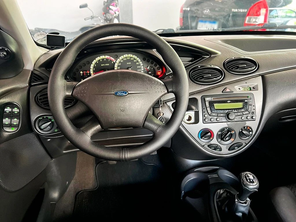 FORD FOCUS