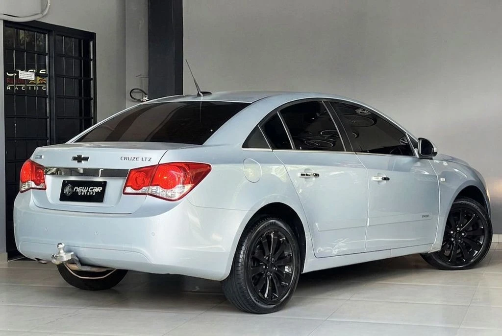 CHEVROLET CRUZE