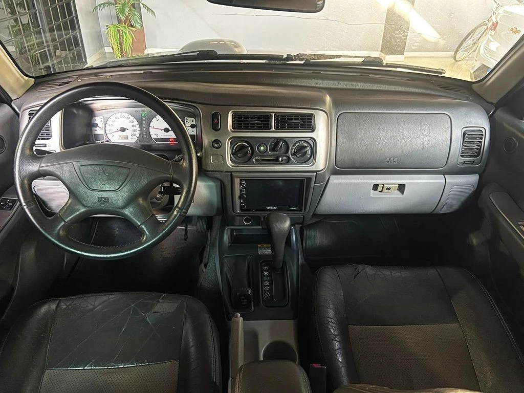 MITSUBISHI PAJERO SPORT