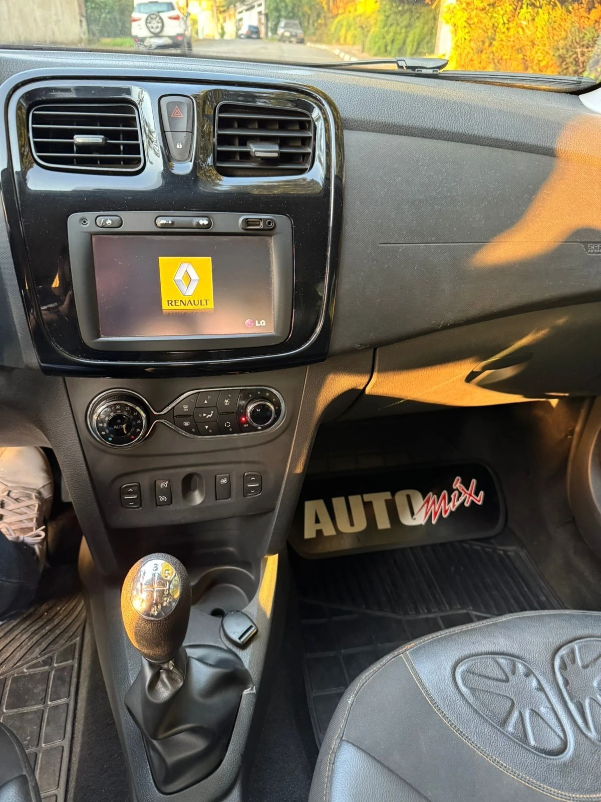 RENAULT SANDERO