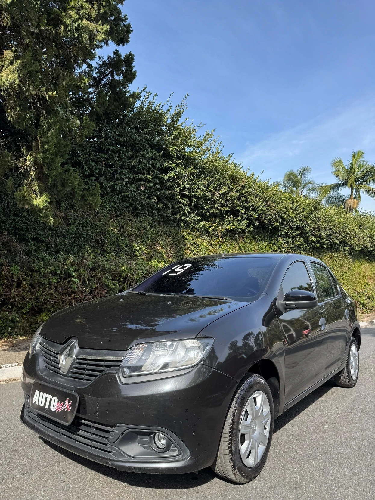 RENAULT LOGAN