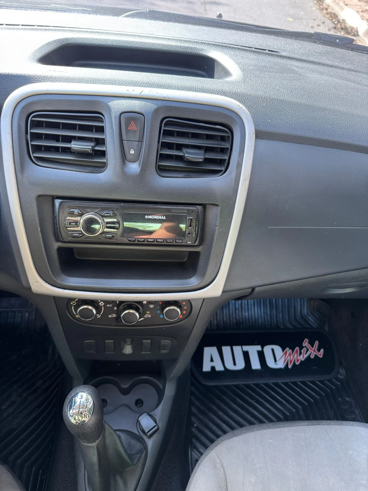 RENAULT LOGAN