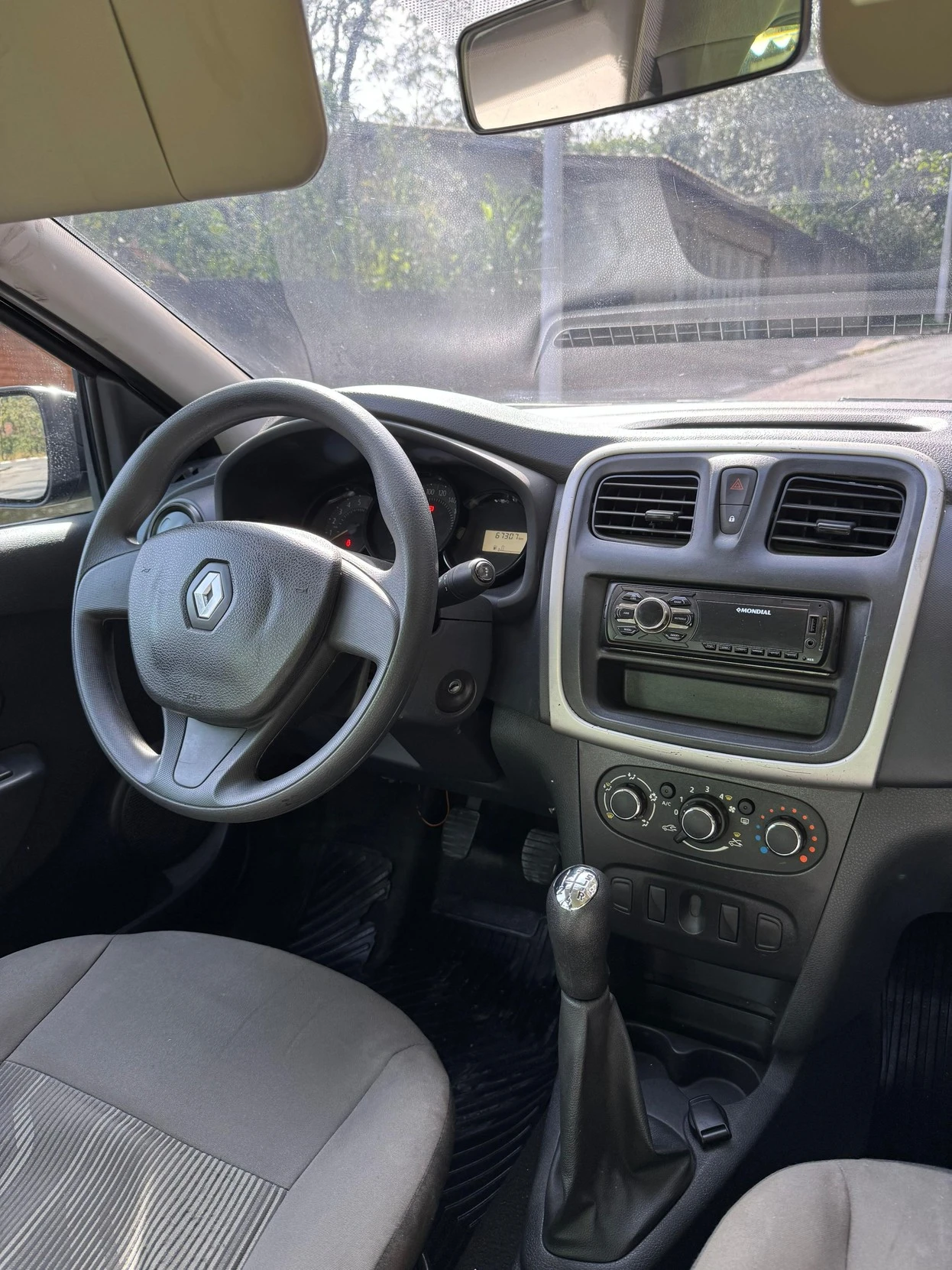 RENAULT LOGAN