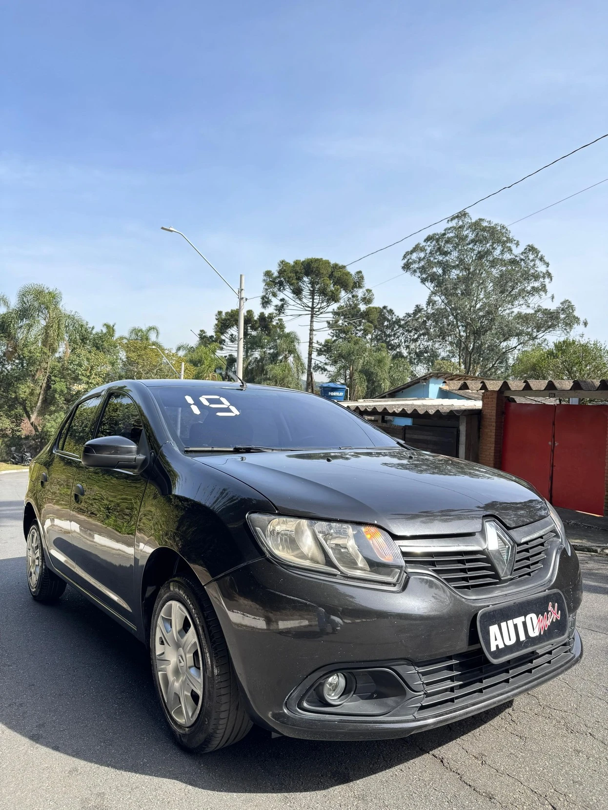 RENAULT LOGAN