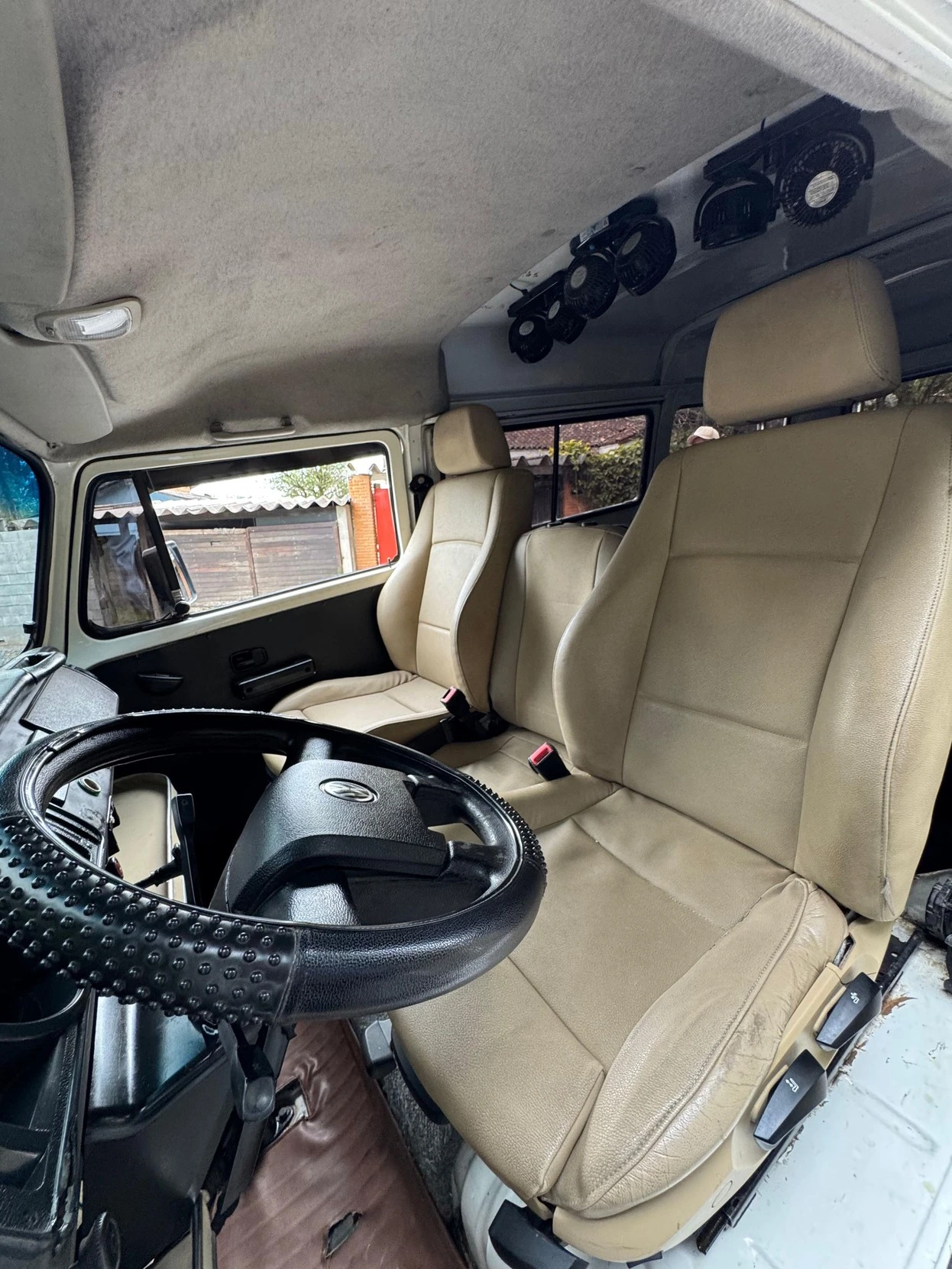 VOLKSWAGEN KOMBI