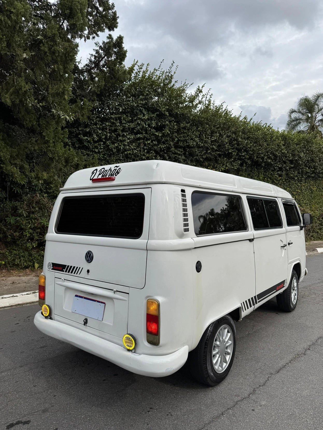 VOLKSWAGEN KOMBI