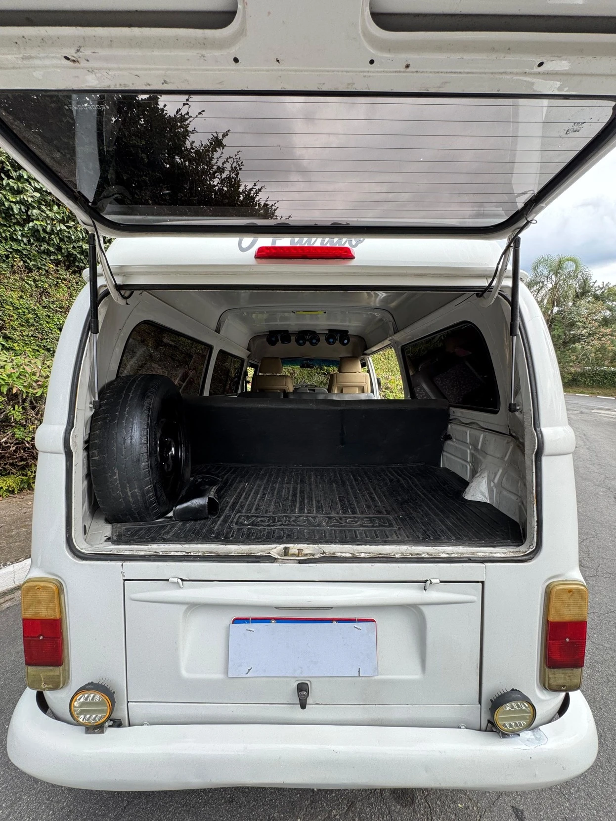 VOLKSWAGEN KOMBI