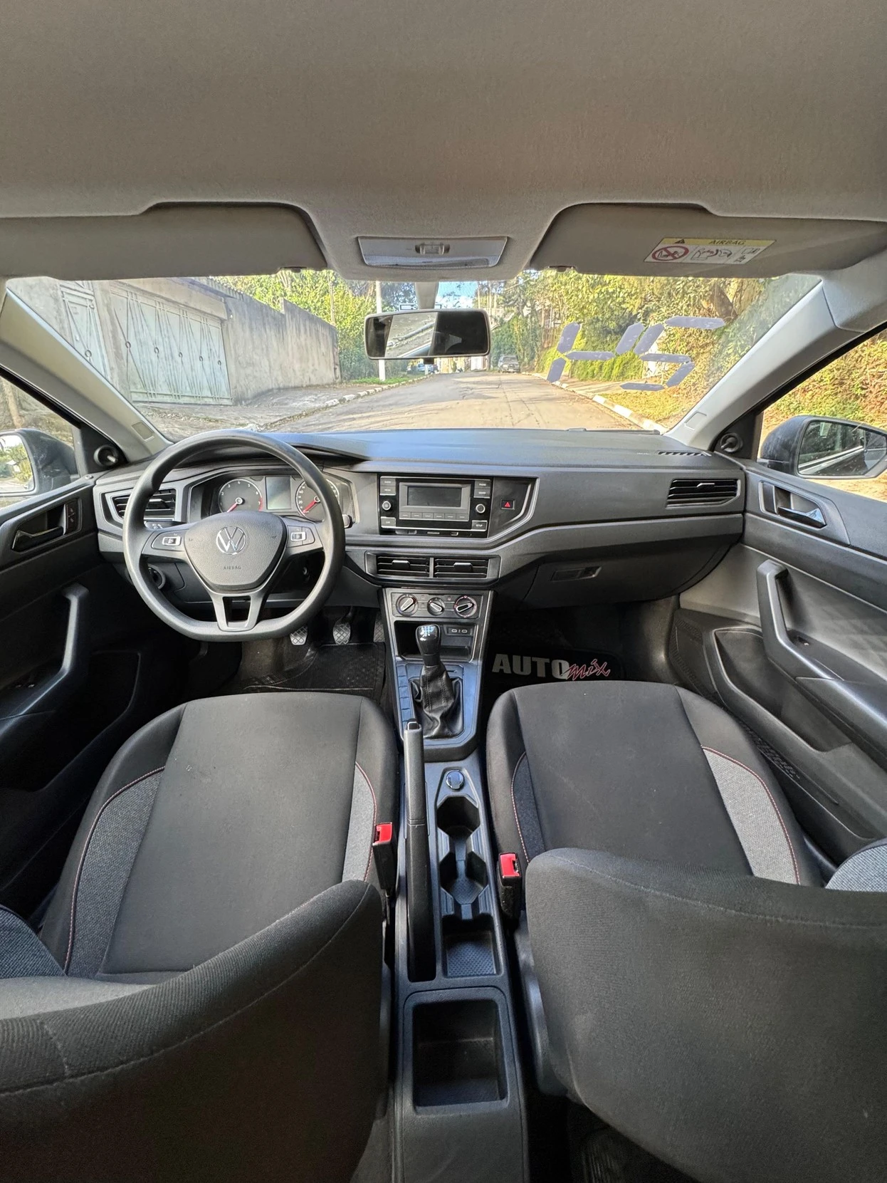 VOLKSWAGEN POLO