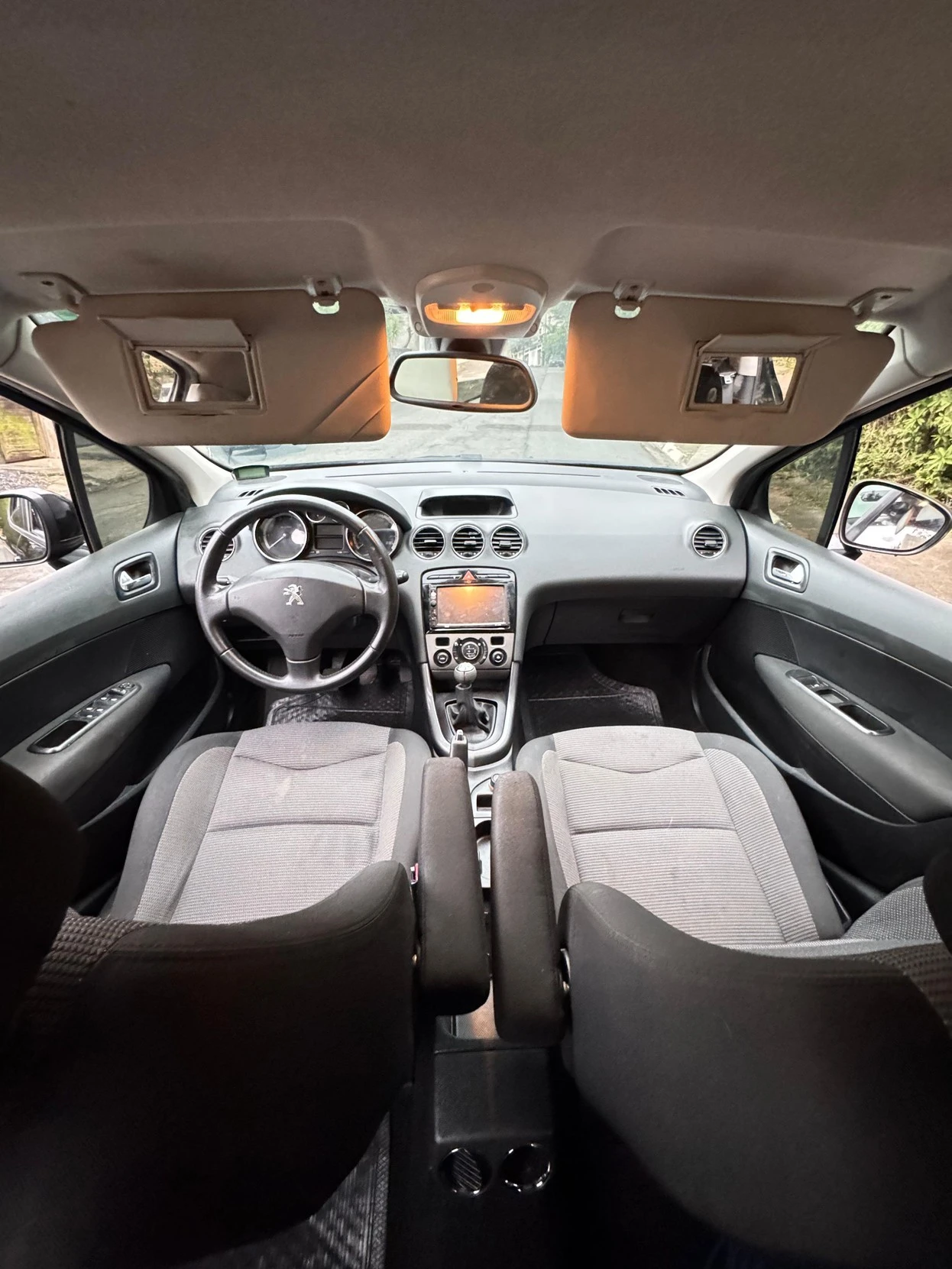 PEUGEOT 308