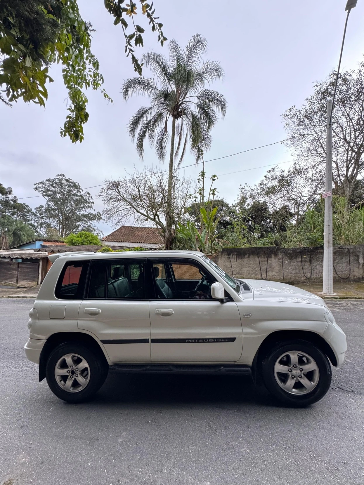 MITSUBISHI PAJERO TR4