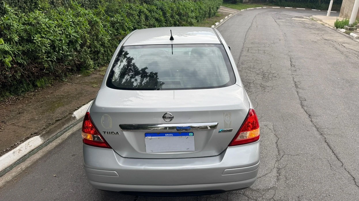 NISSAN TIIDA