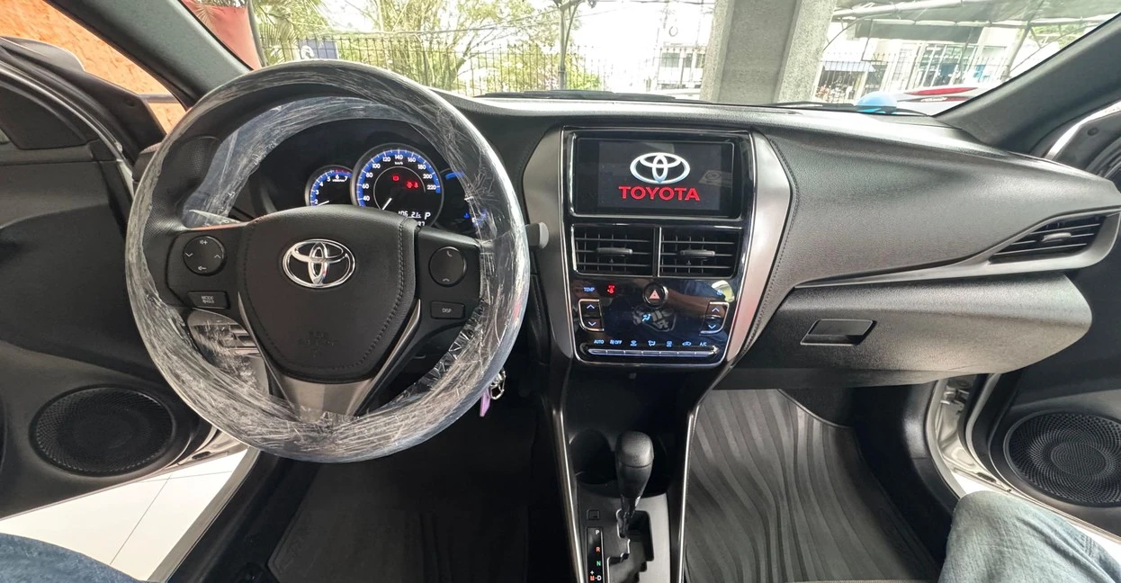 TOYOTA YARIS