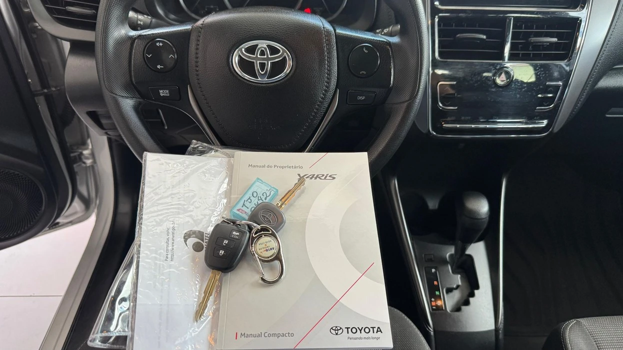 TOYOTA YARIS