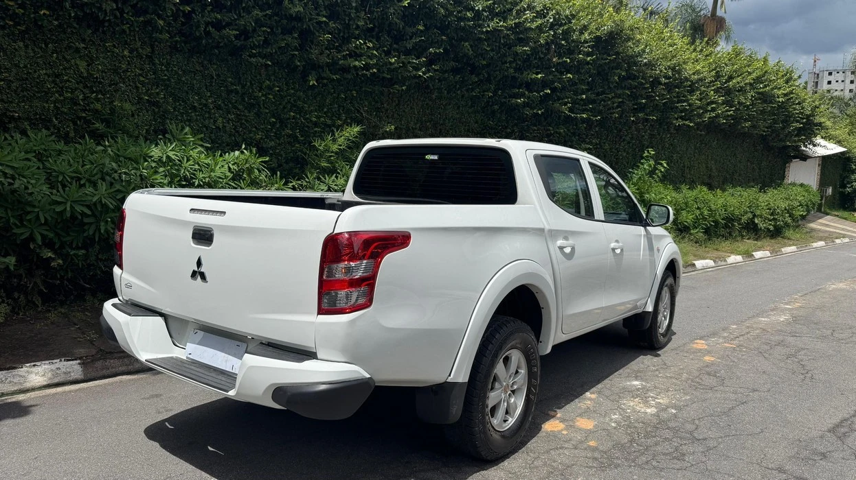 MITSUBISHI L200 TRITON