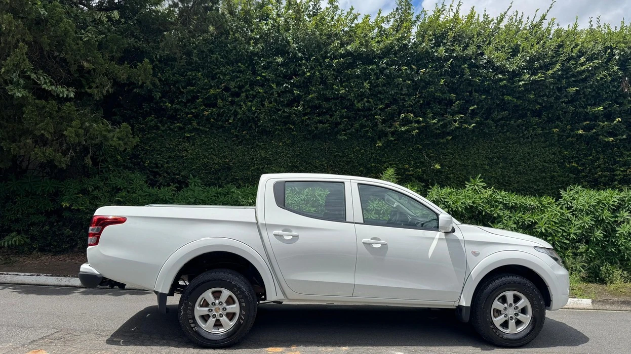 MITSUBISHI L200 TRITON