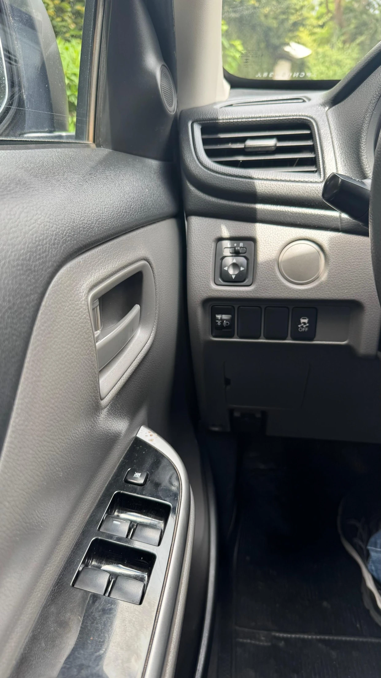 MITSUBISHI L200 TRITON