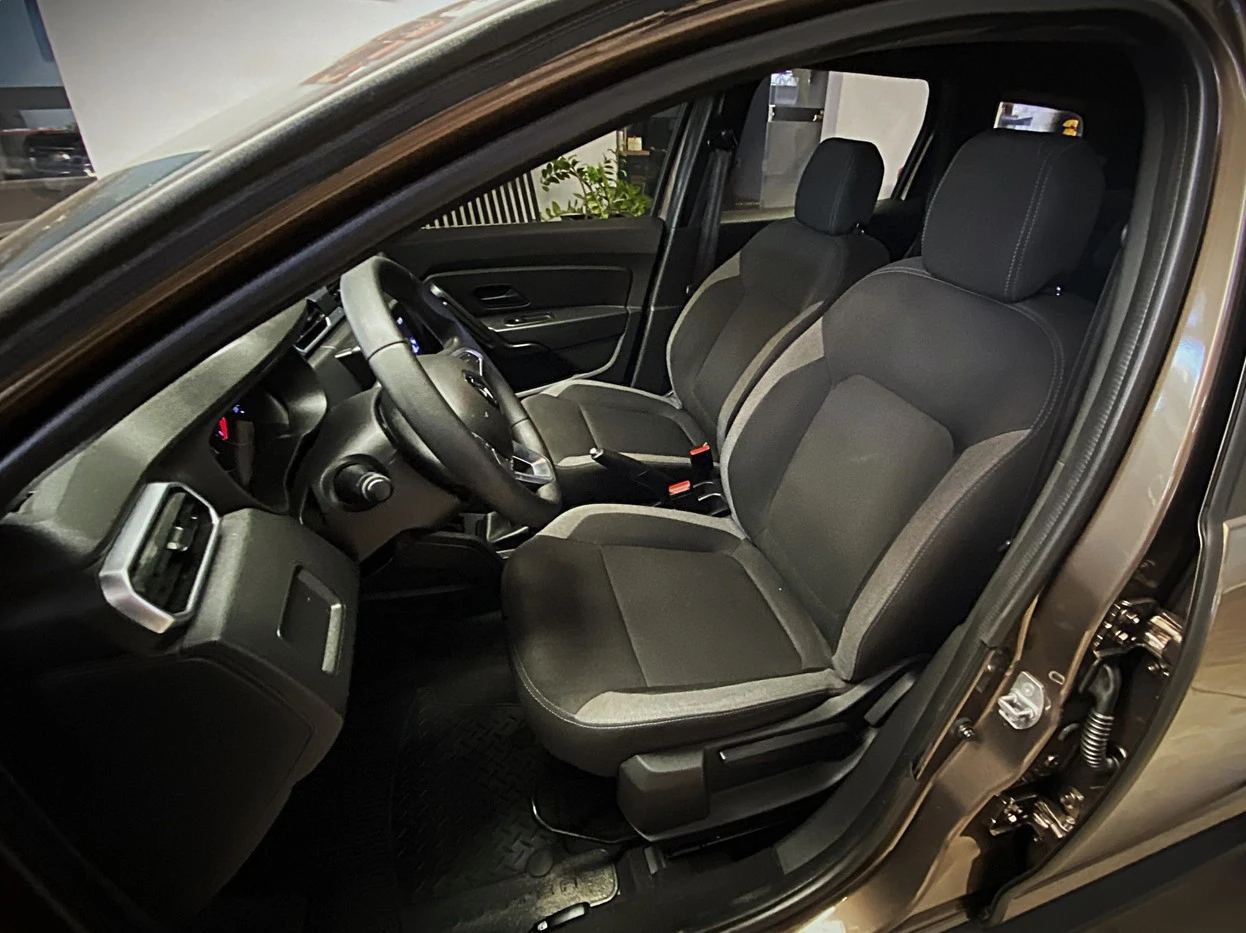 RENAULT DUSTER