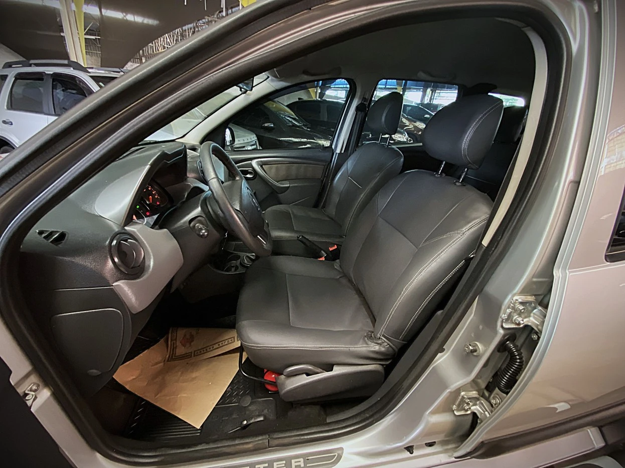 RENAULT DUSTER