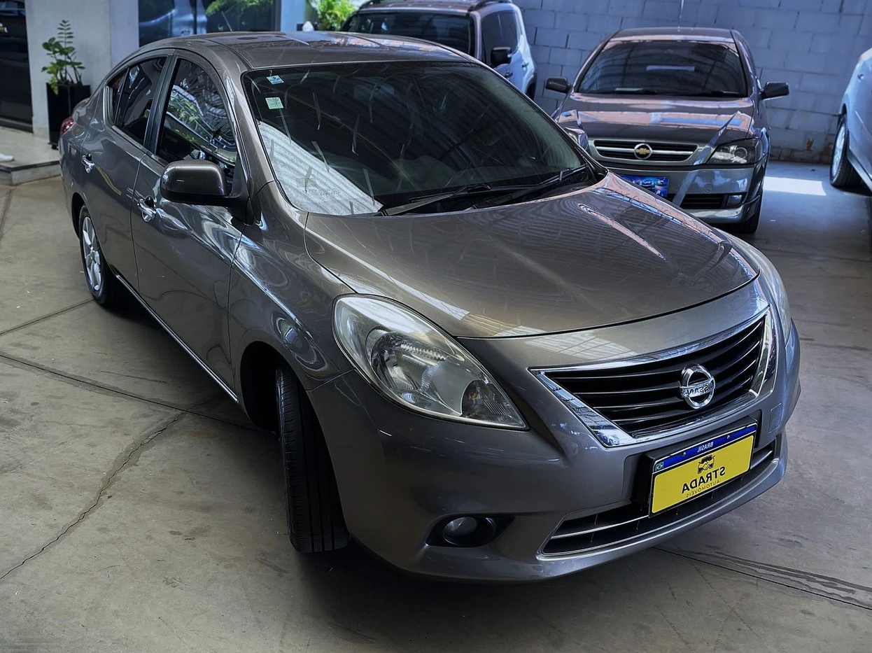 NISSAN VERSA