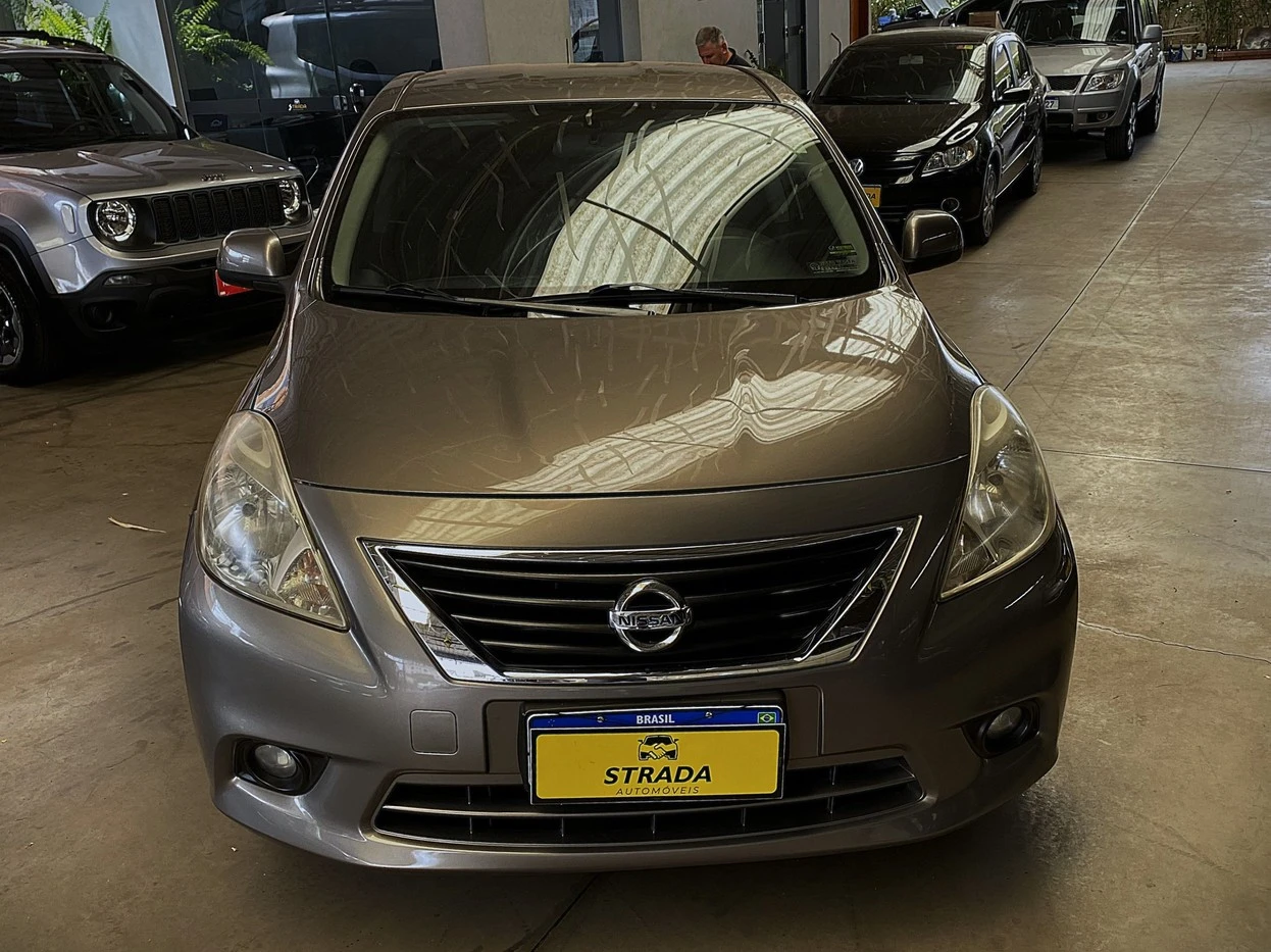 NISSAN VERSA