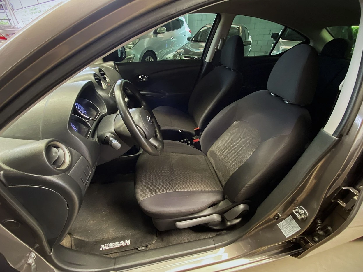 NISSAN VERSA