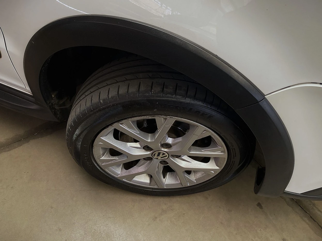 VOLKSWAGEN SPACE CROSS