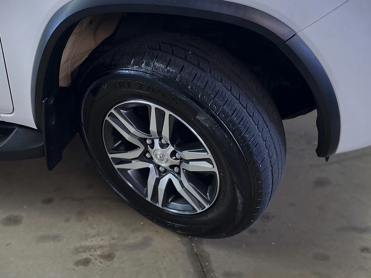 TOYOTA HILUX SW4
