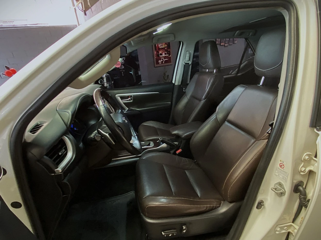 TOYOTA HILUX SW4