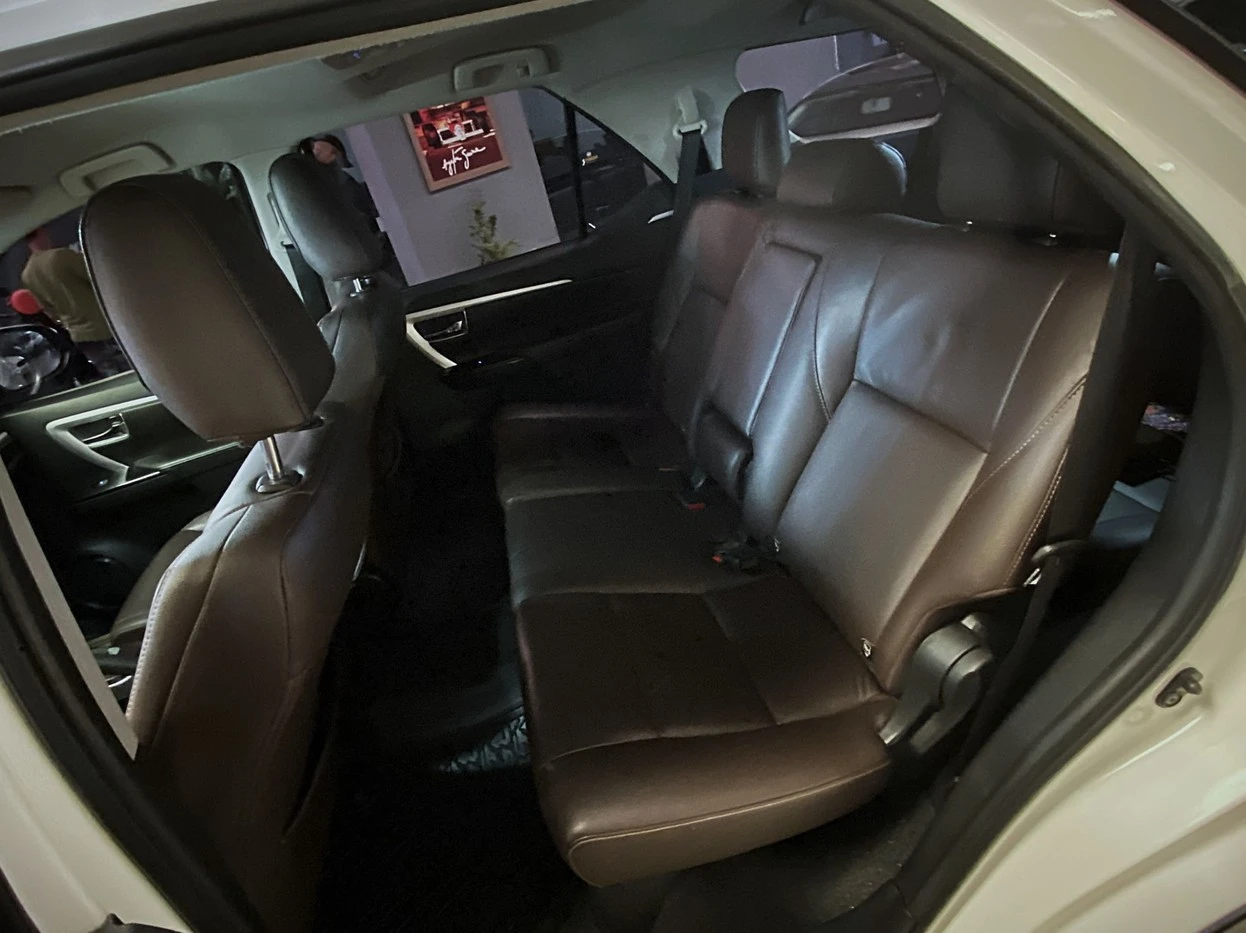 TOYOTA HILUX SW4