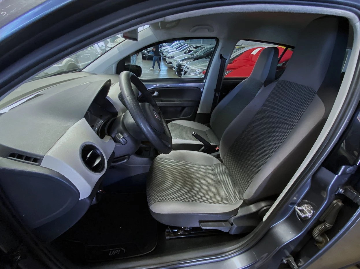 VOLKSWAGEN UP