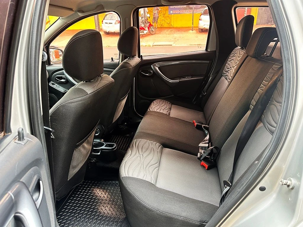 RENAULT DUSTER