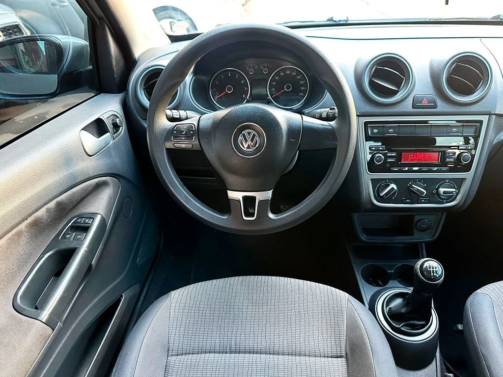 VOLKSWAGEN VOYAGE