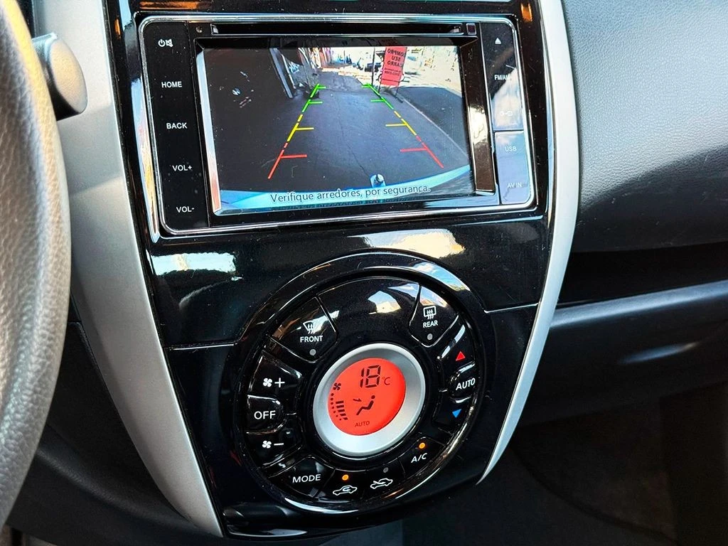 NISSAN VERSA
