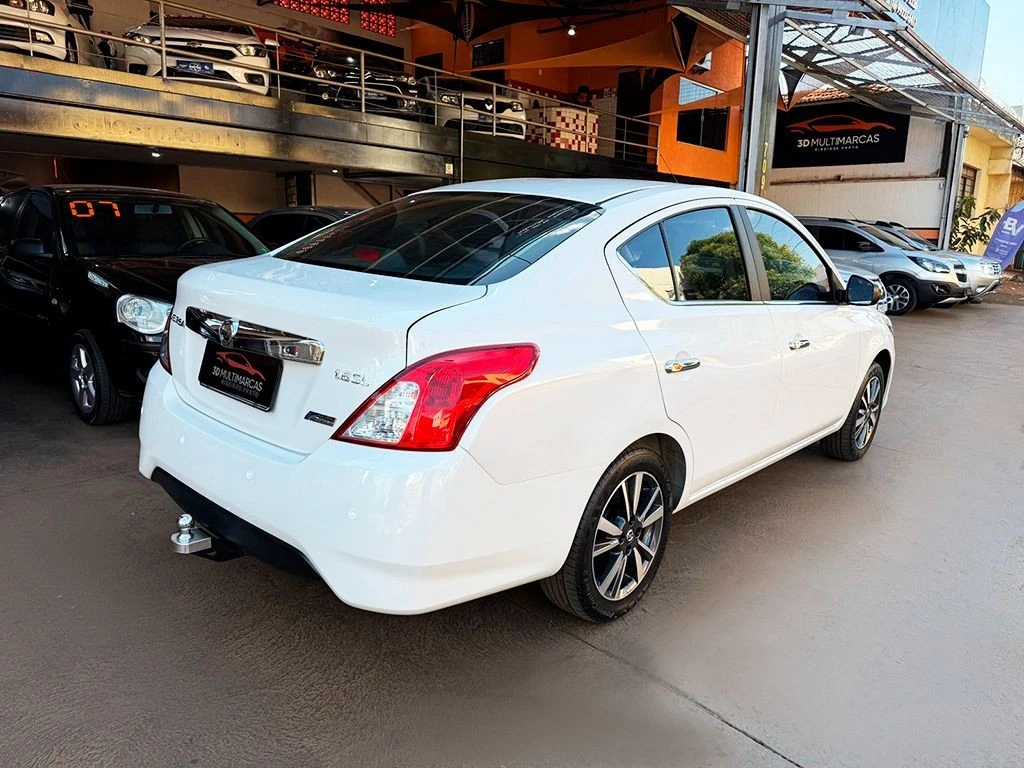 NISSAN VERSA