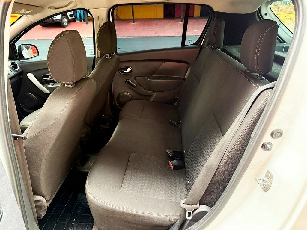 RENAULT SANDERO