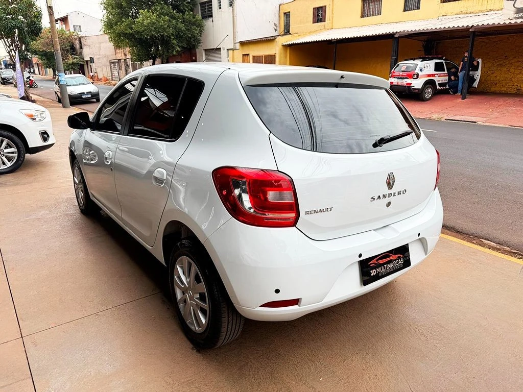 RENAULT SANDERO
