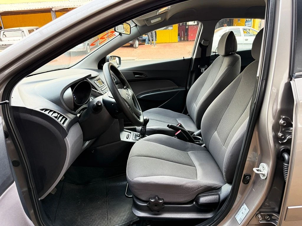 HYUNDAI HB20S