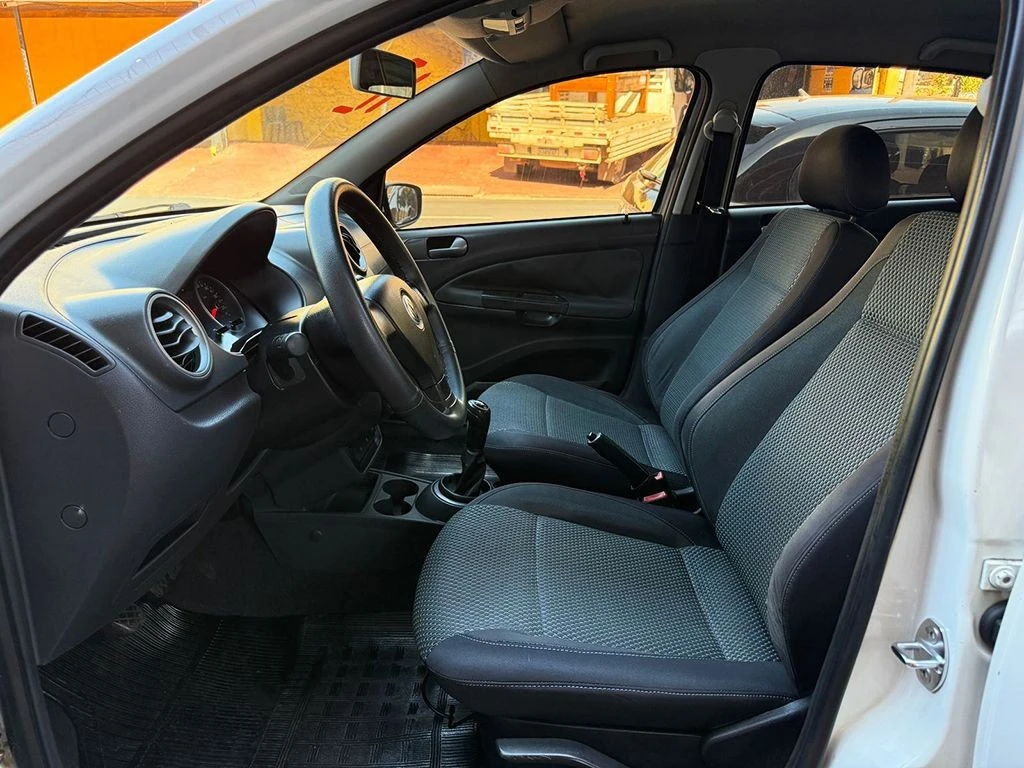 VOLKSWAGEN GOL
