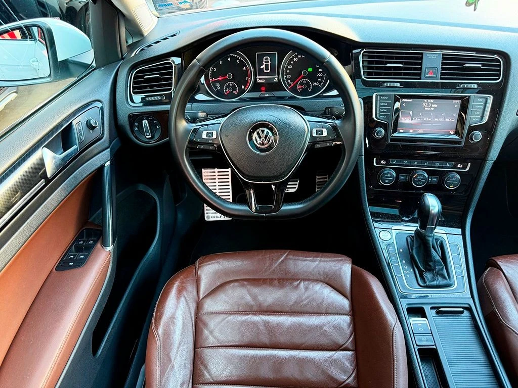 VOLKSWAGEN GOLF