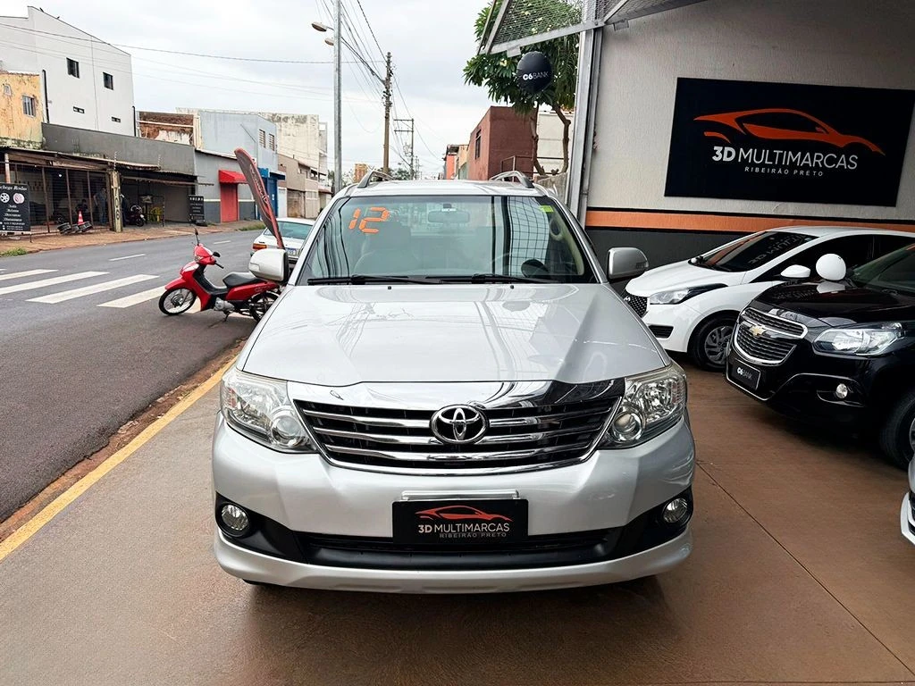 TOYOTA HILUX SW4