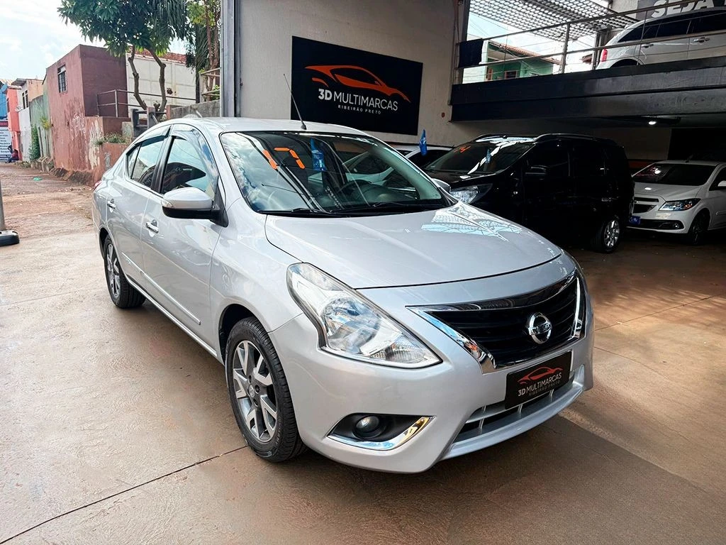 NISSAN VERSA