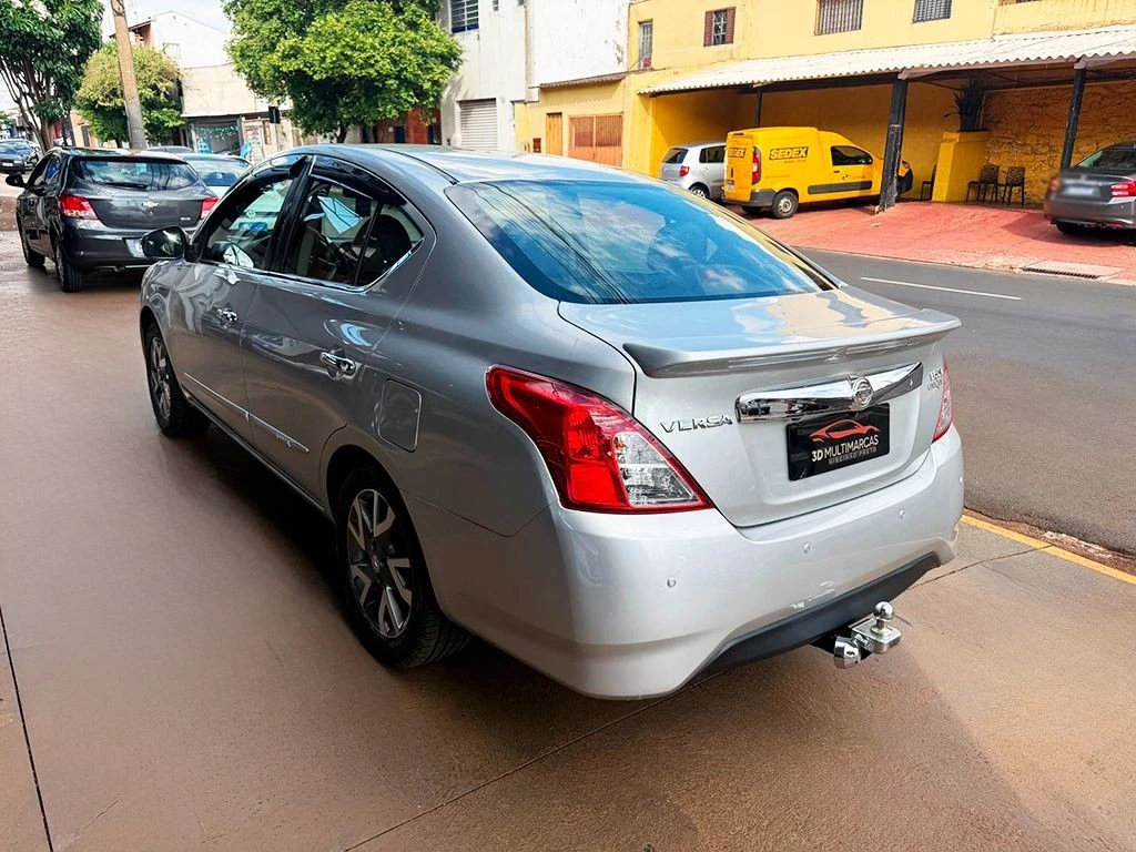 NISSAN VERSA