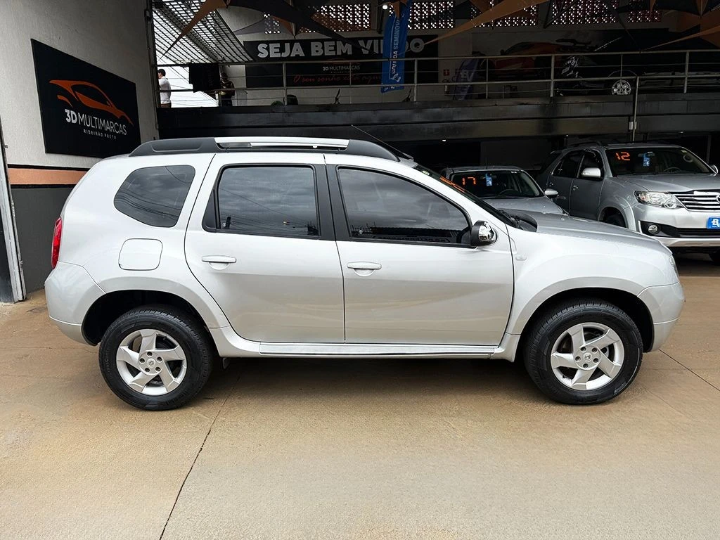 RENAULT DUSTER