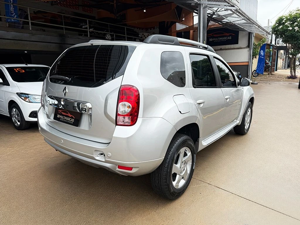 RENAULT DUSTER