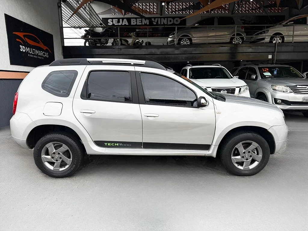 RENAULT DUSTER