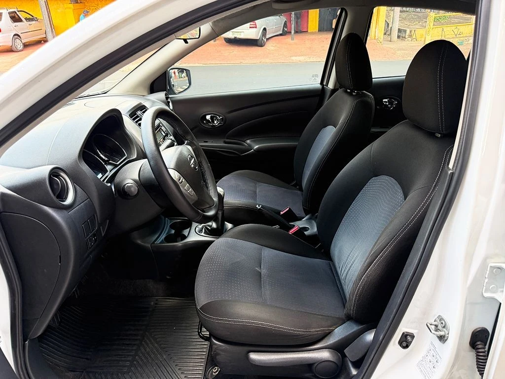 NISSAN VERSA