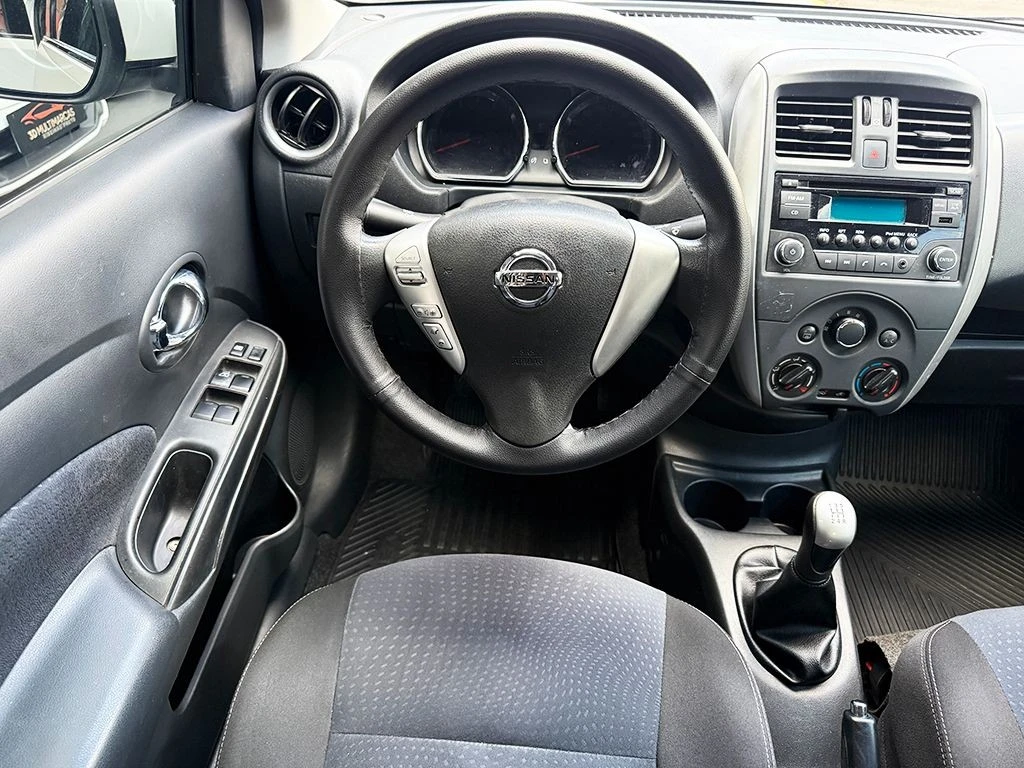 NISSAN VERSA