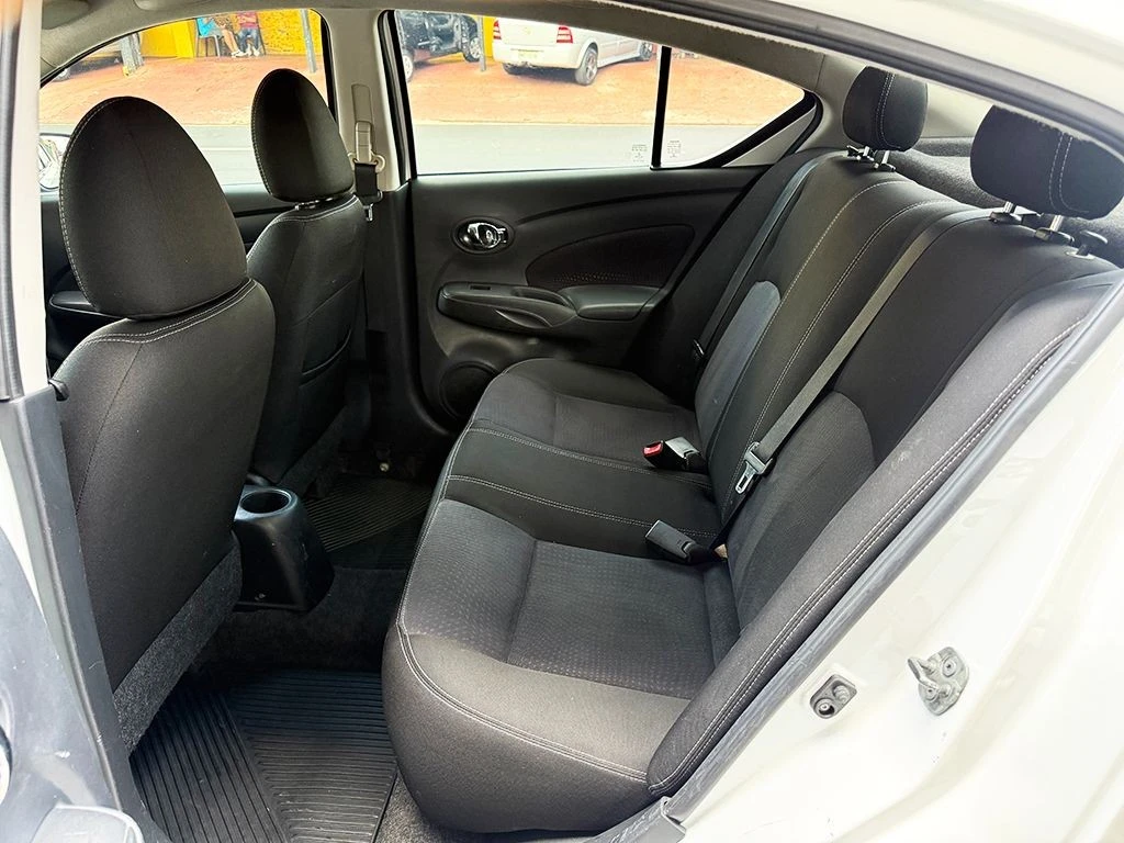 NISSAN VERSA