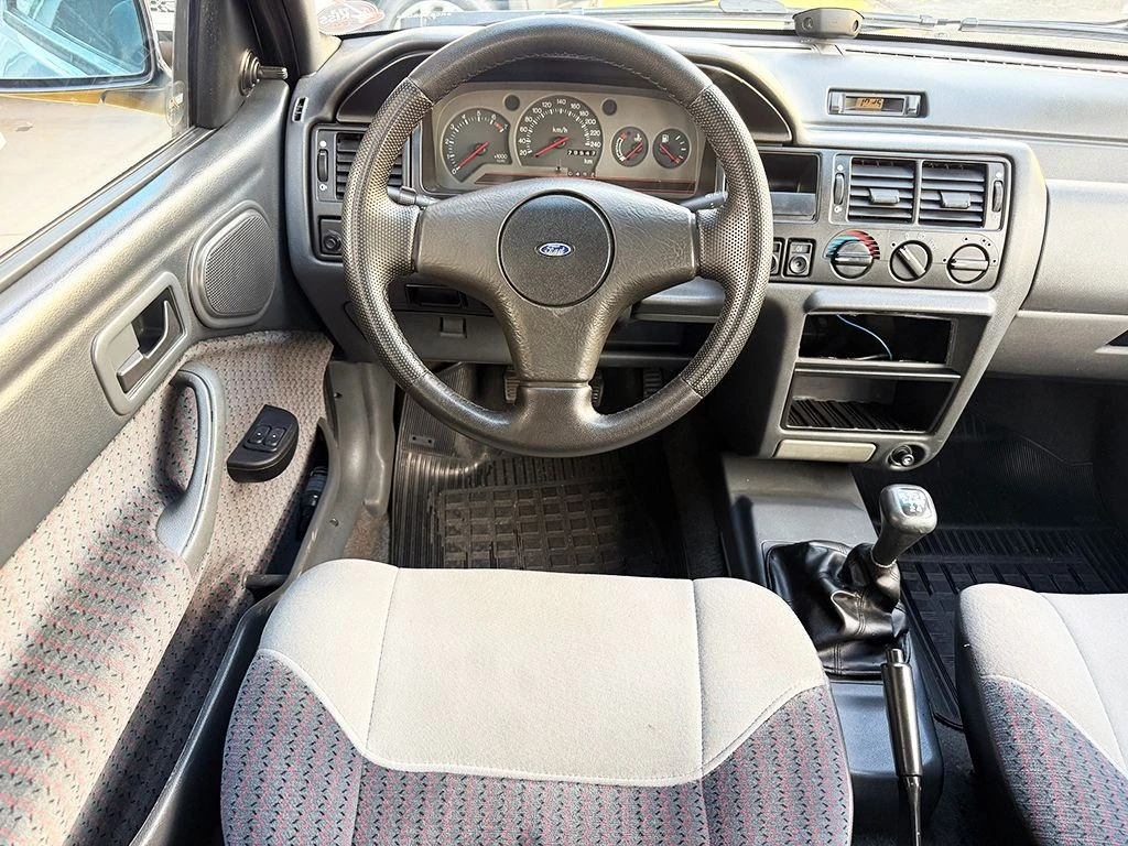 FORD ESCORT